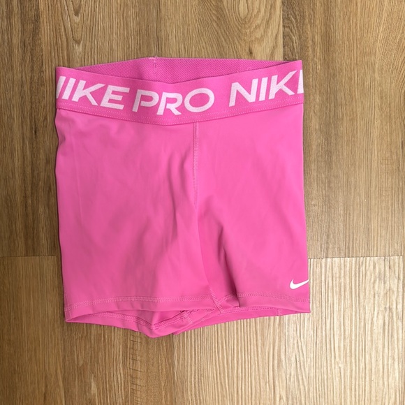 Nike Pro Bright Pink Shorts - Picture 1 of 2